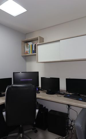 Apartamento à venda com 110m², 2 quartos e 2 vagasEscritório