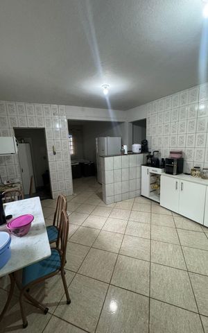 Casa à venda com 200m², 6 quartos e 1 vaga
