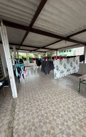 Casa à venda com 200m², 6 quartos e 1 vaga