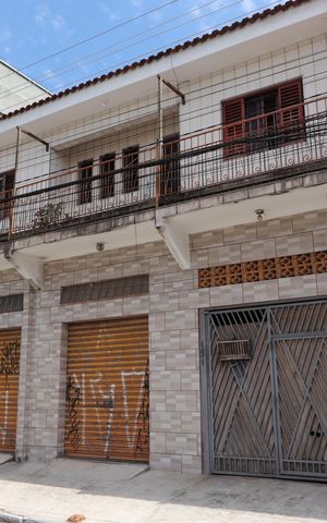 Casa à venda com 250m², 3 quartos e 1 vagaFachada