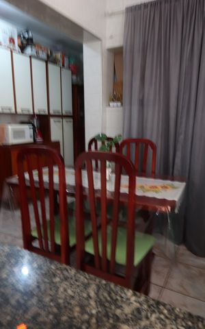 Casa à venda com 250m², 3 quartos e 1 vagaCopa