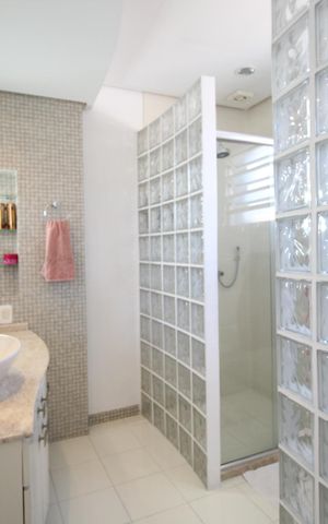 Casa para alugar com 310m², 3 quartos e 6 vagasBanheiro