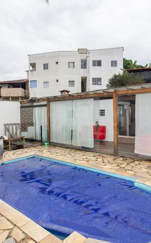 Casa à venda com 680m², 6 quartos e 6 vagas Casa à venda com 680m², 6 quartos e 6 vagasPiscina