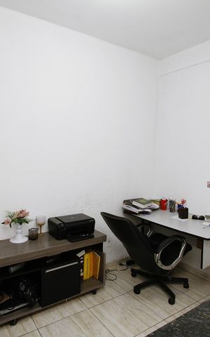 Casa à venda com 200m², 6 quartos e 2 vagasEscritório