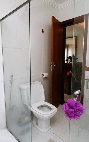 Casa à venda com 200m², 6 quartos e 2 vagasBanheiro 1
