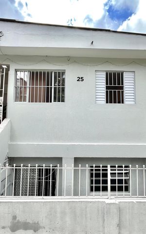 Casa para alugar com 77m², 2 quartos e sem vaga Casa para alugar com 77m², 2 quartos e sem vagaFachada