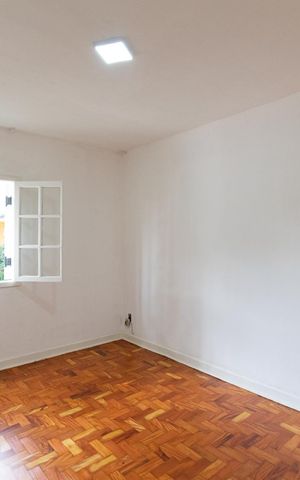 Casa à venda com 341m², 3 quartos e 3 vagas Casa à venda com 341m², 3 quartos e 3 vagasQuarto 2