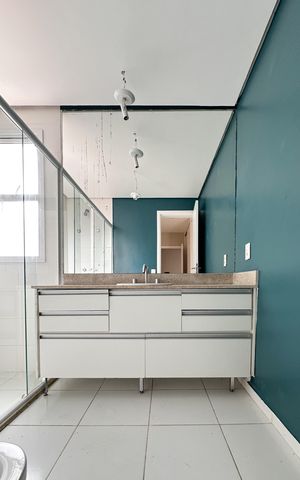 Apartamento à venda com 155m², 3 quartos e 3 vagas Apartamento à venda com 155m², 3 quartos e 3 vagasBanheiro da Suíte 2