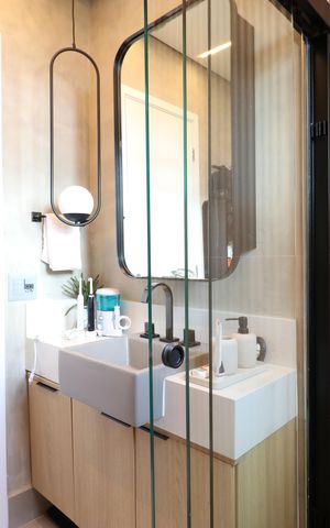 Apartamento à venda com 210m², 2 quartos e 2 vagasBanheiro da Suíte