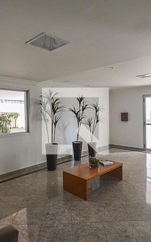 Apartamento à venda com 96m², 4 quartos e 2 vagas Apartamento à venda com 96m², 4 quartos e 2 vagasÁrea comum - Hall