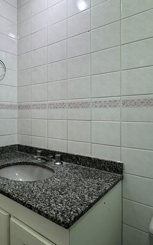Apartamento à venda com 96m², 4 quartos e 2 vagas Apartamento à venda com 96m², 4 quartos e 2 vagasBanheiro Social