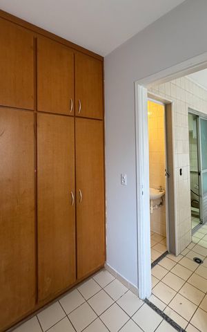 Apartamento à venda com 96m², 4 quartos e 2 vagas Apartamento à venda com 96m², 4 quartos e 2 vagasQuarto de Serviço