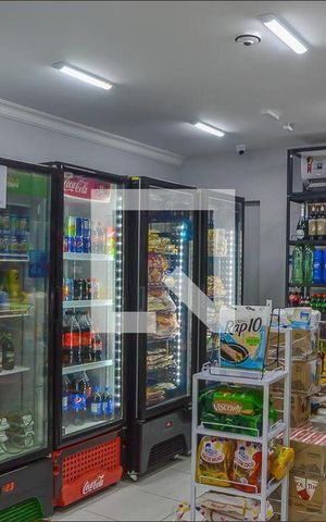 Apartamento à venda com 96m², 4 quartos e 2 vagas Apartamento à venda com 96m², 4 quartos e 2 vagasÁrea comum - Mercado