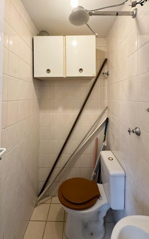 Apartamento à venda com 96m², 4 quartos e 2 vagas Apartamento à venda com 96m², 4 quartos e 2 vagasBanheiro de serviço