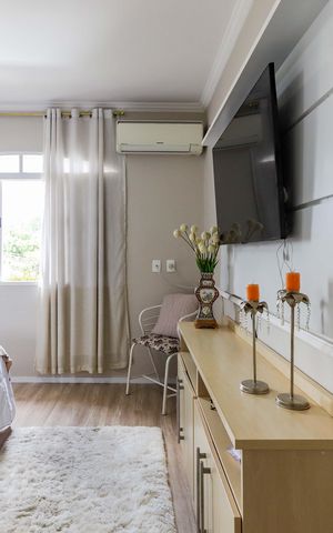 Casa de condomínio à venda com 350m², 4 quartos e 4 vagas Casa de condomínio à venda com 350m², 4 quartos e 4 vagasSuíte 01