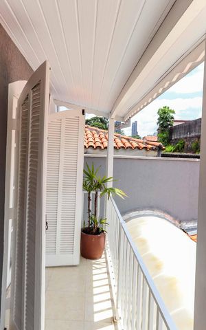 Casa de condomínio à venda com 350m², 4 quartos e 4 vagas Casa de condomínio à venda com 350m², 4 quartos e 4 vagasVaranda Suíte 03 e 04