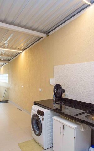 Casa à venda com 190m², 3 quartos e 1 vagaÁrea de Serviço