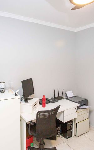Casa à venda com 190m², 3 quartos e 1 vagaEscritório