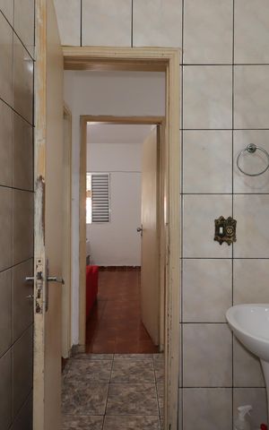 Casa à venda com 129m², 2 quartos e 2 vagasBanheiro