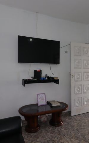 Casa à venda com 129m², 2 quartos e 2 vagasSala