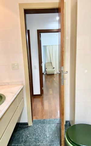 Apartamento à venda com 146m², 3 quartos e 1 vaga Apartamento à venda com 146m², 3 quartos e 1 vagaBanheiro social