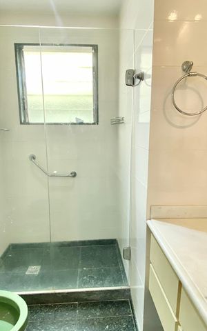 Apartamento à venda com 146m², 3 quartos e 1 vaga Apartamento à venda com 146m², 3 quartos e 1 vagaBanheiro social