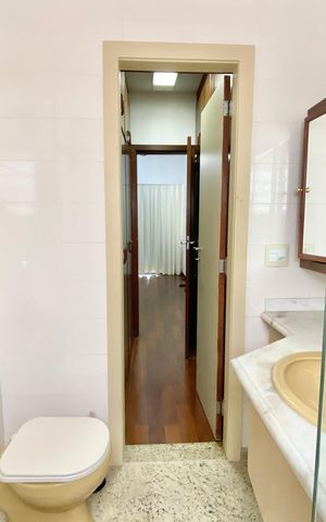Apartamento à venda com 146m², 3 quartos e 1 vaga Apartamento à venda com 146m², 3 quartos e 1 vagaBanheiro da suite