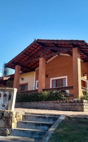 Casa de condomínio para alugar com 3500m², 5 quartos e 4 vagas Casa de condomínio para alugar com 3500m², 5 quartos e 4 vagasFachada
