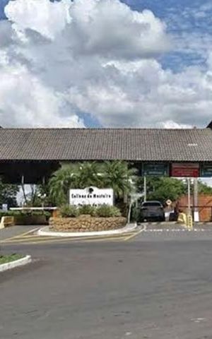 Casa de condomínio para alugar com 3500m², 5 quartos e 4 vagas Casa de condomínio para alugar com 3500m², 5 quartos e 4 vagasEntrada