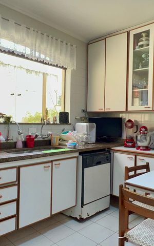 Casa para alugar com 256m², 3 quartos e 4 vagas Casa para alugar com 256m², 3 quartos e 4 vagasCozinha