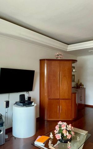 Casa para alugar com 256m², 3 quartos e 4 vagas Casa para alugar com 256m², 3 quartos e 4 vagasSala
