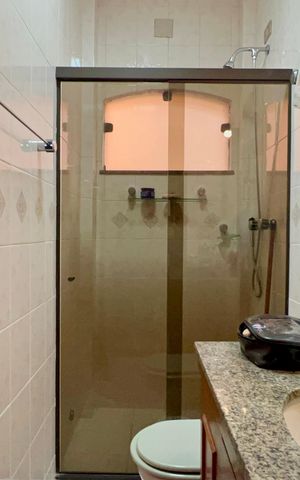 Casa para alugar com 256m², 3 quartos e 4 vagas Casa para alugar com 256m², 3 quartos e 4 vagasBanheiro