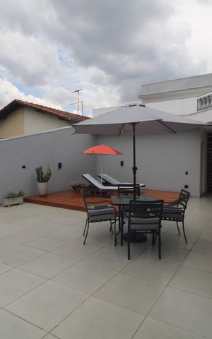 Casa à venda com 459m², 4 quartos e 3 vagasVaranda