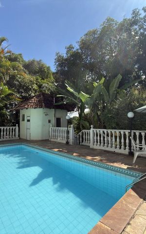 Casa à venda com 380m², 4 quartos e 5 vagas