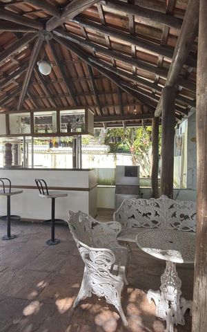Casa à venda com 380m², 4 quartos e 5 vagas
