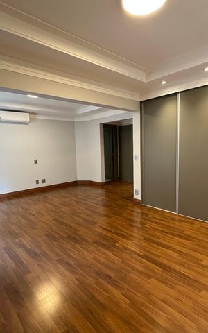 Apartamento à venda com 290m², 3 quartos e 4 vagas Apartamento à venda com 290m², 3 quartos e 4 vagasSuíte 3
