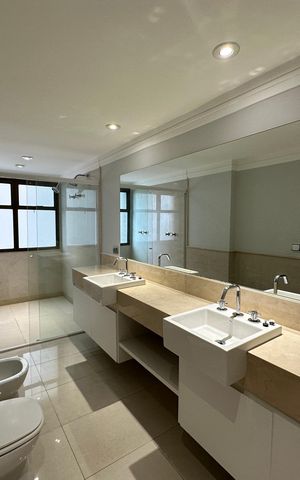 Apartamento à venda com 290m², 3 quartos e 4 vagas Apartamento à venda com 290m², 3 quartos e 4 vagasBanheiro da Suíte 3