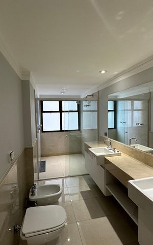 Apartamento à venda com 290m², 3 quartos e 4 vagas Apartamento à venda com 290m², 3 quartos e 4 vagasBanheiro da Suíte 3