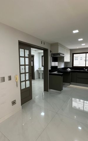 Apartamento à venda com 290m², 3 quartos e 4 vagas Apartamento à venda com 290m², 3 quartos e 4 vagasCozinha