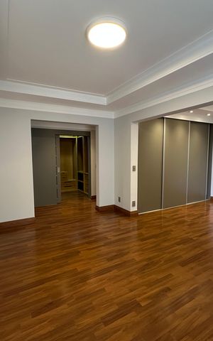 Apartamento à venda com 290m², 3 quartos e 4 vagas Apartamento à venda com 290m², 3 quartos e 4 vagasSuíte 3