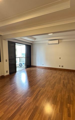 Apartamento à venda com 290m², 3 quartos e 4 vagas Apartamento à venda com 290m², 3 quartos e 4 vagasSuíte 3