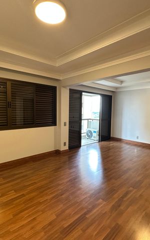 Apartamento à venda com 290m², 3 quartos e 4 vagas Apartamento à venda com 290m², 3 quartos e 4 vagasSuíte 3