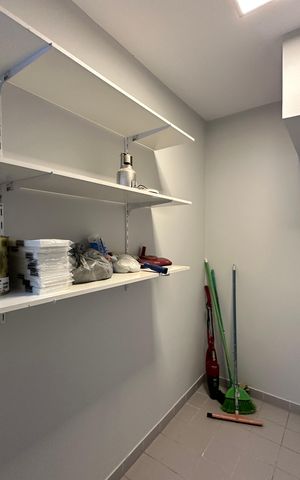 Apartamento à venda com 290m², 3 quartos e 4 vagas Apartamento à venda com 290m², 3 quartos e 4 vagasQuarto de Serviço