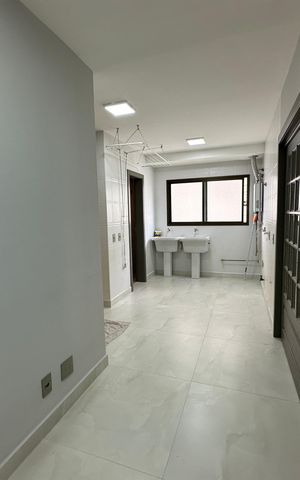 Apartamento à venda com 290m², 3 quartos e 4 vagas Apartamento à venda com 290m², 3 quartos e 4 vagasÁrea de Serviço