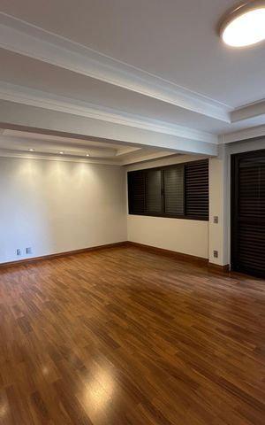 Apartamento à venda com 290m², 3 quartos e 4 vagas Apartamento à venda com 290m², 3 quartos e 4 vagasSuíte 3