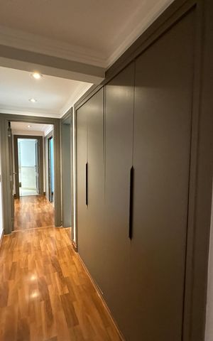 Apartamento à venda com 290m², 3 quartos e 4 vagas Apartamento à venda com 290m², 3 quartos e 4 vagasCorredor