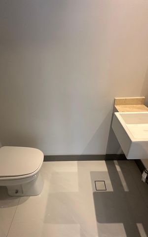 Apartamento à venda com 290m², 3 quartos e 4 vagas Apartamento à venda com 290m², 3 quartos e 4 vagasLavabo