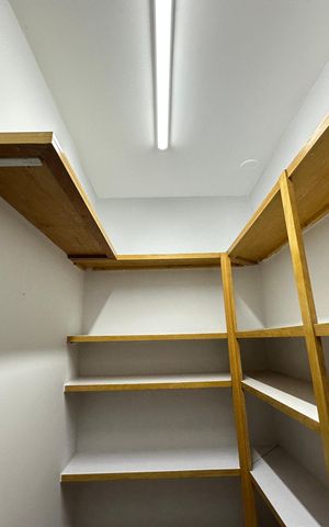 Apartamento à venda com 290m², 3 quartos e 4 vagas Apartamento à venda com 290m², 3 quartos e 4 vagasDespensa