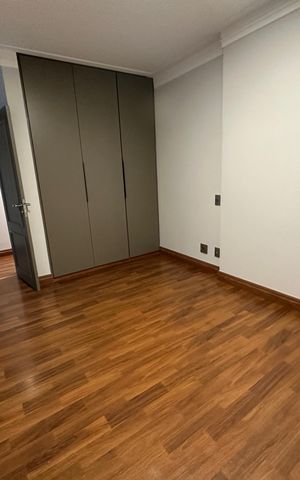 Apartamento à venda com 290m², 3 quartos e 4 vagas Apartamento à venda com 290m², 3 quartos e 4 vagasSuíte 2