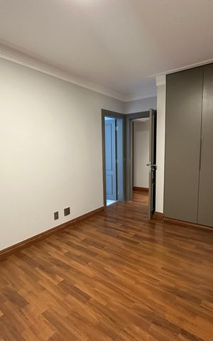Apartamento à venda com 290m², 3 quartos e 4 vagas Apartamento à venda com 290m², 3 quartos e 4 vagasSuíte 2